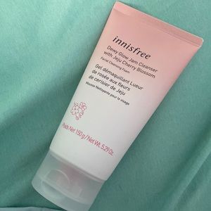 Innisfree Dewy Glow Jam Cleanser with Jeju Cherry Blossom